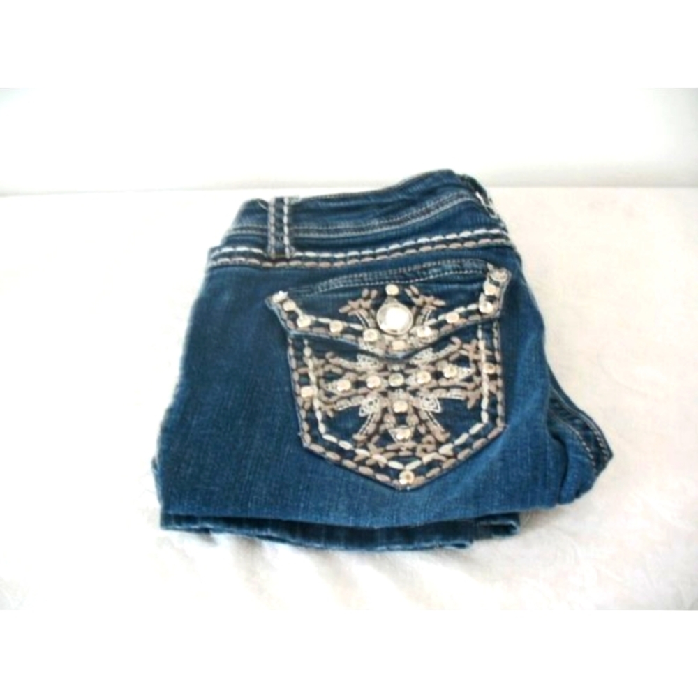 LA Idol Bootcut Women's   Capri, SIZE 5